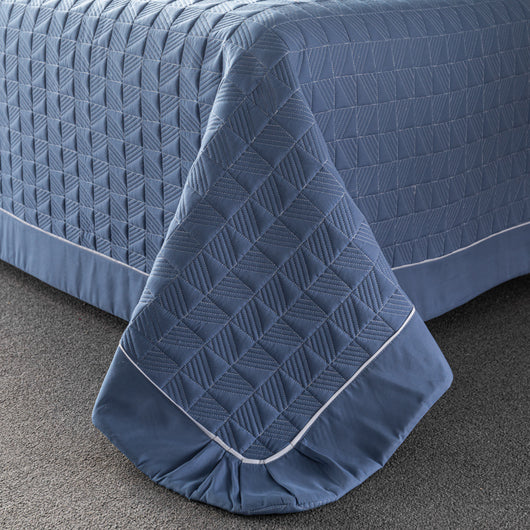 Juego de Cama Acolchado de Tres Piezas en Colores Sólidos - Image 18