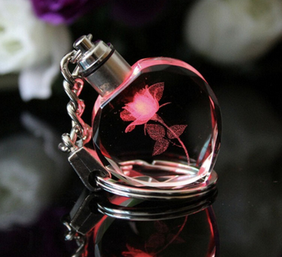 Llavero Corazón con Luz LED de Cristal