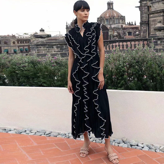 Vestido Largo Elegante con Detalles de Encaje y Volantes