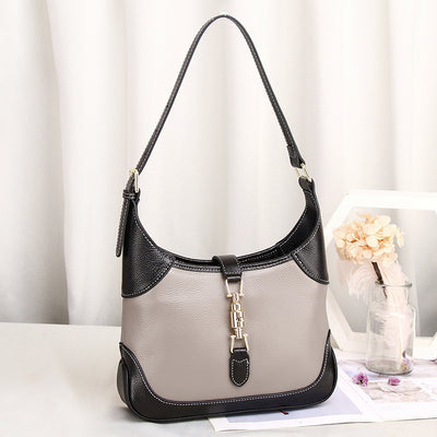Bolsa Axilar de Cuero Suave para Mujer - Bandolera Compacta - Image 4