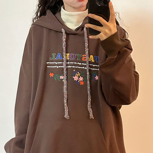Sudadera con Capucha y Bordados Elegantes para Mujer - Image 11