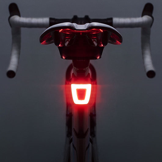 Equipo de Ciclismo con Luz LED Recargable por USB e Impermeable - Image 3