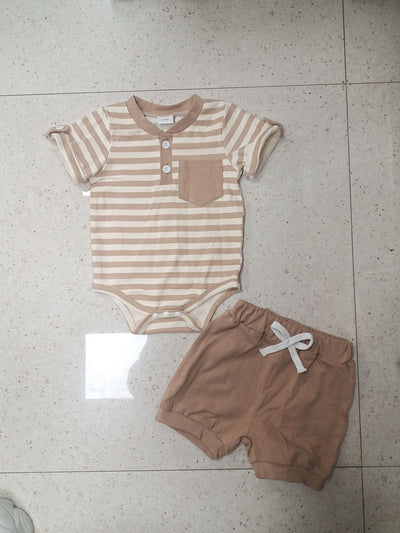 Conjunto Infantil de Shorts y Remera a Rayas - Image 6