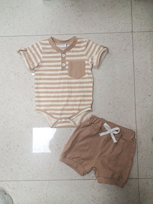 Conjunto Infantil de Shorts y Remera a Rayas - Image 6