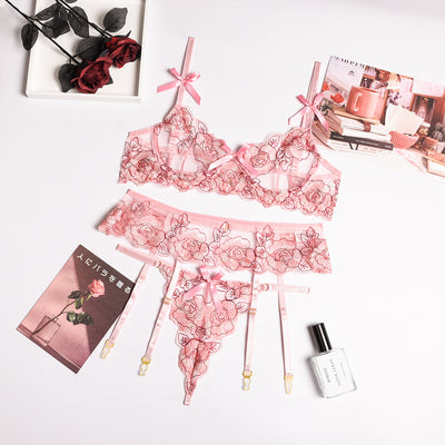 Conjunto de Lencería Floral para Dama - Tres Piezas - Image 20