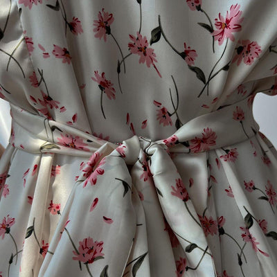 Vestido Camisero Floral con Cordones y Escote en V - Image 14