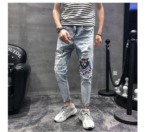 Jeans Slim Fit con Bordados Artesanales y Detalles Perforados para Hombre - Image 9