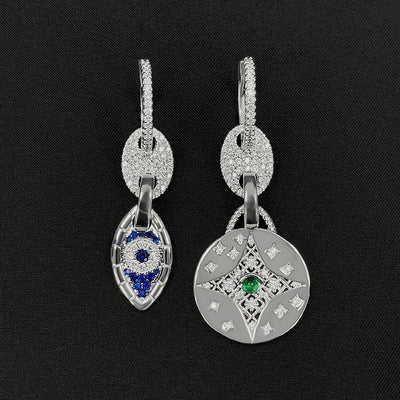 Aretes Asimétricos Dorados con Diseño de Cerdo - Image 4
