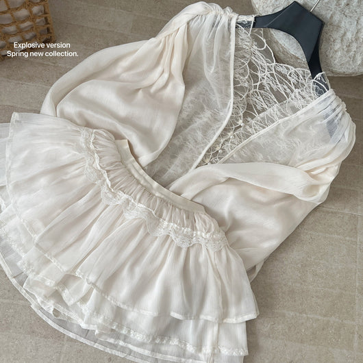 Blusa Romántica de Encaje y Patchwork con Manga Larga - Image 9