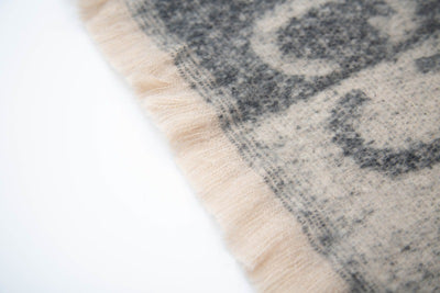 Bufanda Jacquard Unisex con Letras - Estilo Moderno para Él y Ella - Image 34