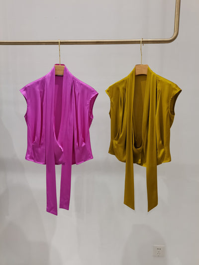 Blusa de Seda con Escote V y Cintura Ajustable - Diseño Tricolor - Image 18