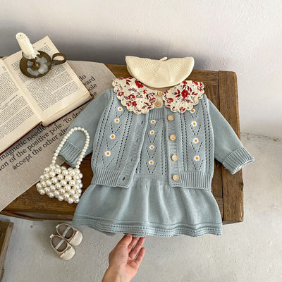 Conjunto de Abrigo Calado y Falda Tejida para Bebé - Image 2