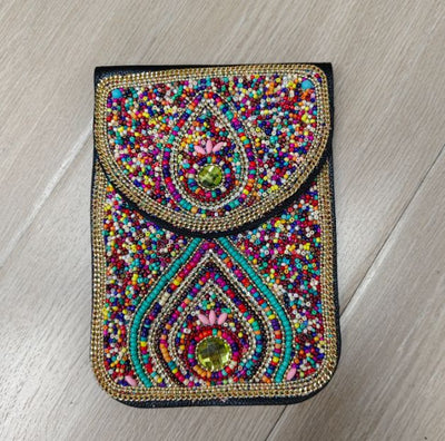 Bolsa Bohemia para Celular con Cuentas y Concha Marina - Image 39