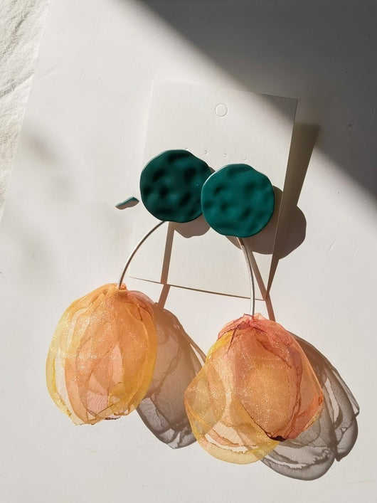 Aretes de Flor Tul con Cristales Grandes - Image 7