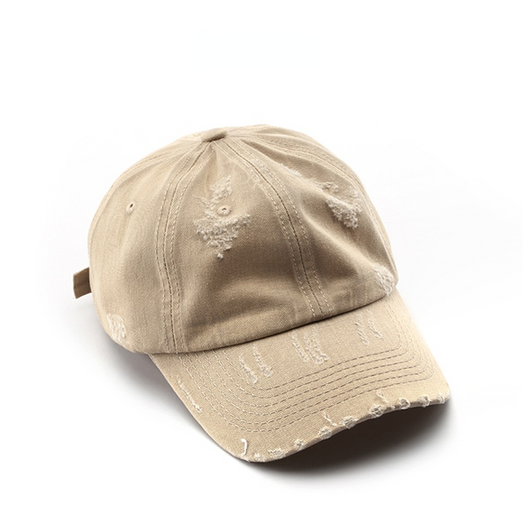 Gorra de Béisbol Desgastada con Detalles Perforados - Estilo Urbano Personalizado