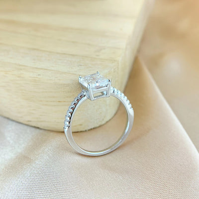 Anillo de Plata 925 con Moissanita Rectangular de 2 Quilates - Image 3