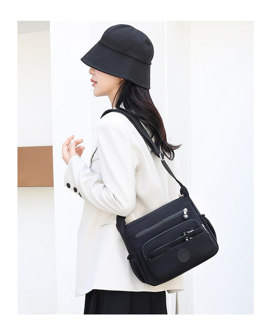Bolsa Crossbody de Nylon Ligera con Gran Capacidad - Image 25