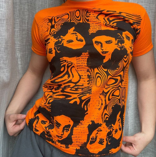 Camiseta Estampada Multicolor para Mujer con Diseño Frontal - Image 8