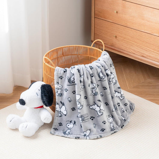 Cobija de felpa Peanuts Velvet Loft Snoopy 140 x 178 cm – Diseño The Flying Ace, oficial y ultra suave - Tekeno