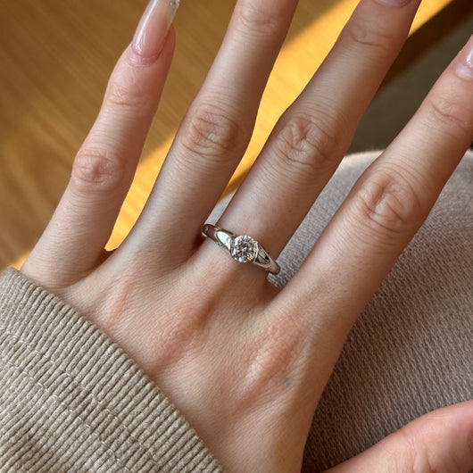 Anillo de Estilo Chino Brillante con Detalles Ornamentales para Mujer - Image 12
