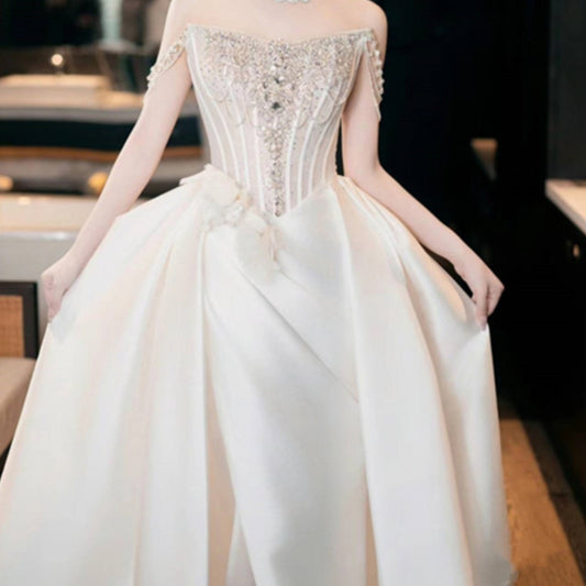 Vestido de Novia Satén Blanco con Hombros Descubiertos