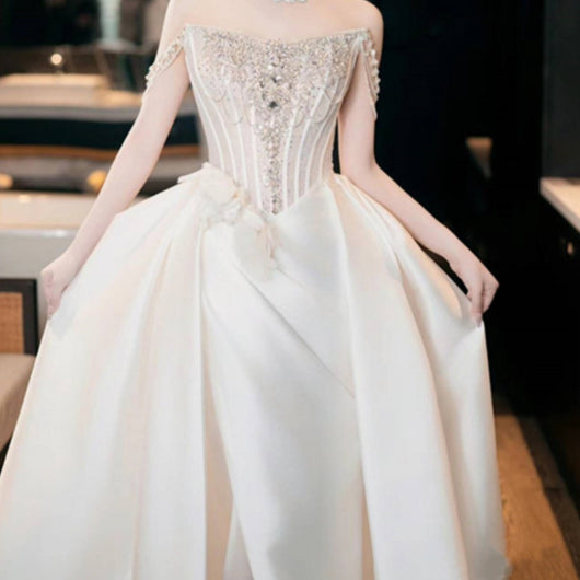 Vestido de Novia Satén Blanco con Hombros Descubiertos