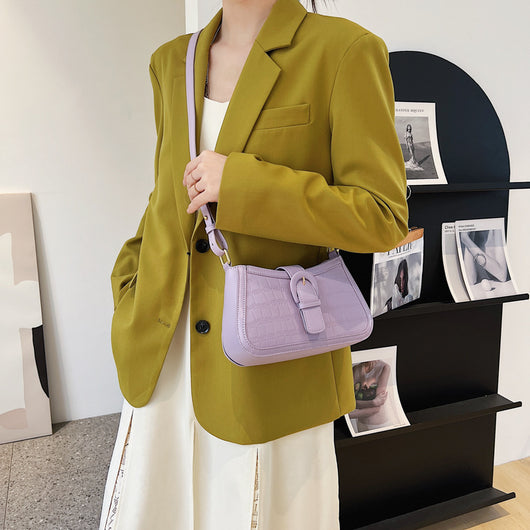 Bolso Bandolera de Textura Premium con Diseño Versátil - Image 3