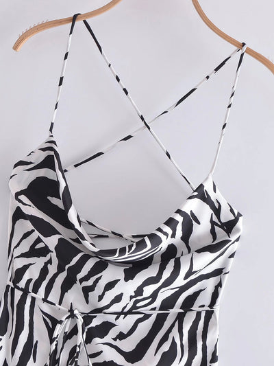 Vestido Slip Ajustado con Estampado Animal Print Blanco y Negro - Image 7