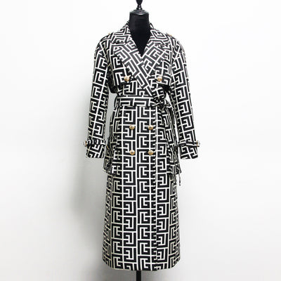 Gabardina Larga Negra Estampada - Image 9