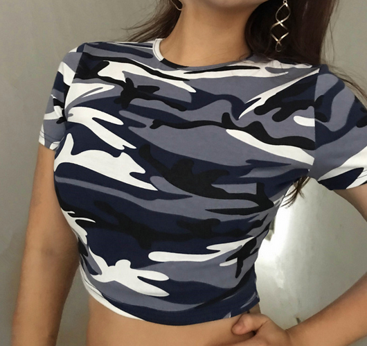Chaqueta T-shirt Camuflaje Manga Corta para Mujer - Moda Casual Internacional - Image 4
