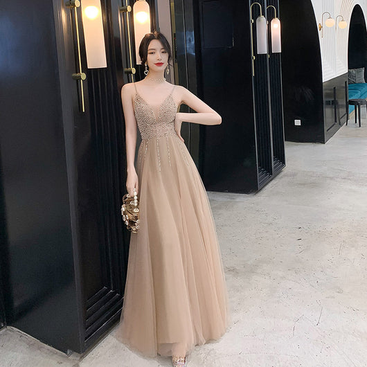 Vestido Elegante con Tirantes para Eventos Corporativos y Ceremonias - Image 7