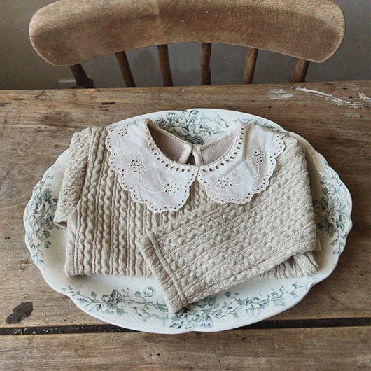 Blusa Infantil de Algodón Grueso con Cuello de Encaje - Image 2