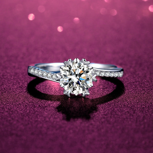 Anillo de Plata 925 con Piedra Moissanita D Color - Diseño Ocho Corazones Ocho Flechas - Image 5
