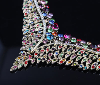 Conjunto de Collar y Aretes de Pedrería de Colores para Vestido - Image 4