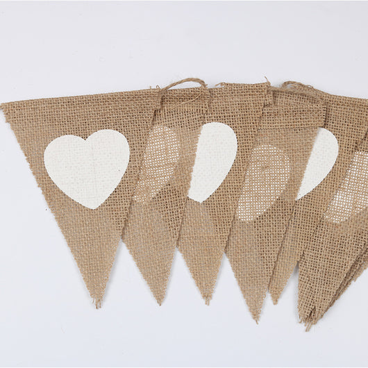 Bandera Decorativa de Lino con Corazones Triángulo para Bodas y Fiestas - Image 4