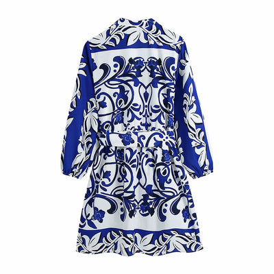 Vestido Camisero Azul y Blanco Porcelana con Solapa y Drapeado en Cintura - Image 9