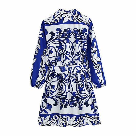 Vestido Camisero Azul y Blanco Porcelana con Solapa y Drapeado en Cintura - Image 9