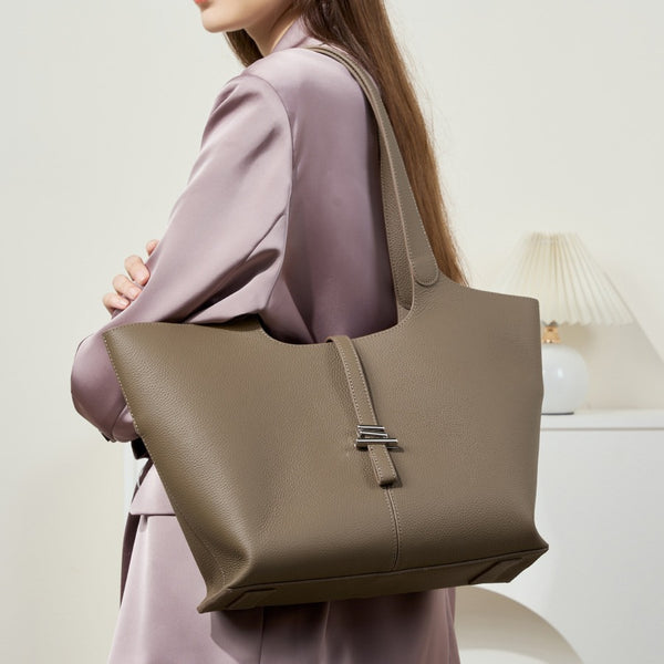 Bolso Bandolera Portátil de Cuero Genuino con Detalles Artesanales