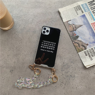 Funda Espejo para iPhone 11, 12 y XS - Diseño Artístico con Letras y Efecto Espejo - Image 4