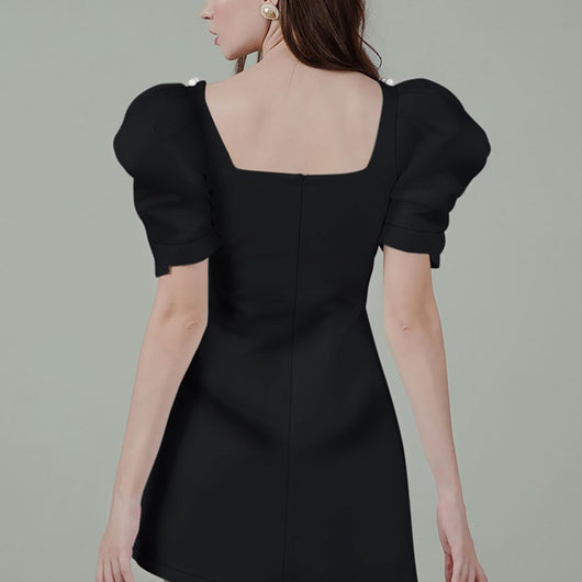 Vestido Negro Elegante Escote Cuadrado - Image 3