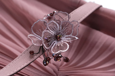 Vestido Elegante con Pliegues y Detalle Floral en la Cintura - Image 10