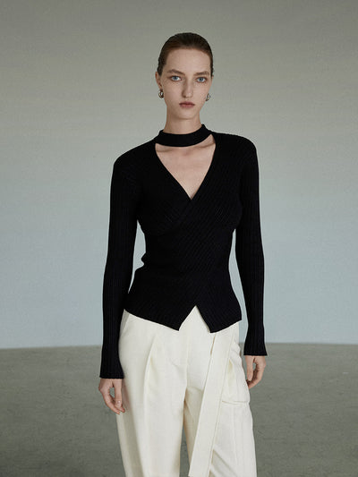 Suéter Negro Escotado en V con Cuello Halter para Mujer - Image 5