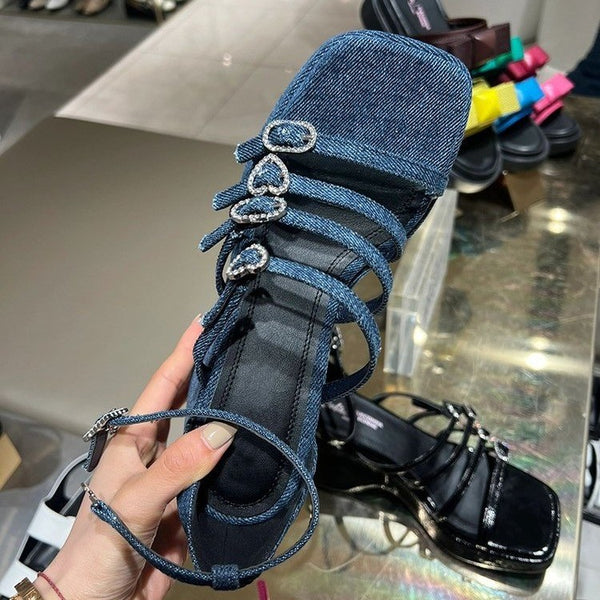 Sandalias Romanas Cuña Plataforma con Corazones de Strass para Mujer