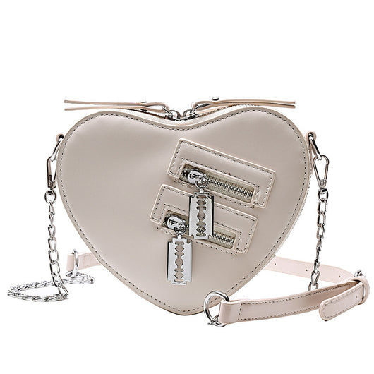 Bolso Satchel Pequeño de Cuero PU con Cadena de Corazón - Image 12