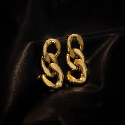 Aretes Geométricos Retorcidos en Metal Versátil - Image 11