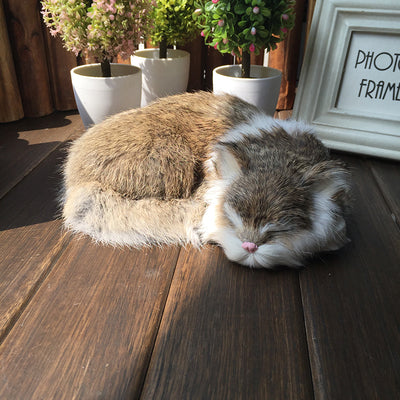 Juguete para Gatos de Cuero Sintético - Gato Durmiente Adorable - Image 8