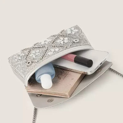Bolso de Noche Elegante con Incrustaciones de Diamantes para Eventos - Image 13
