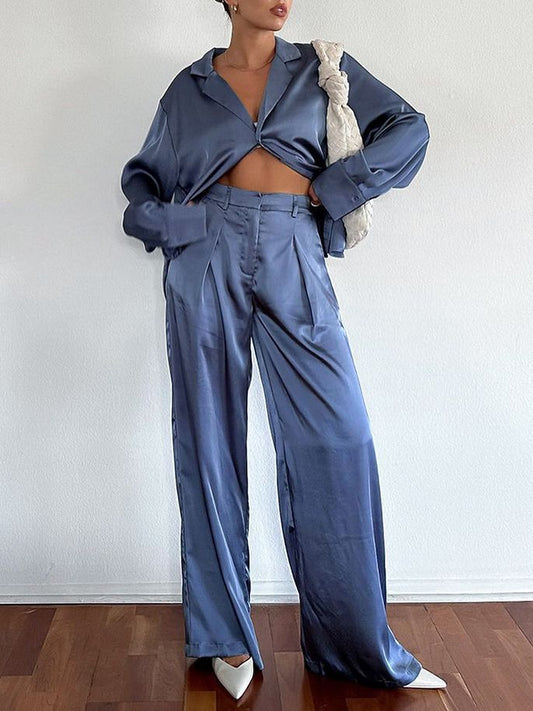 Conjunto Elegante de Satén: Blusa Manga Larga y Pantalón Talle Alto - Image 2