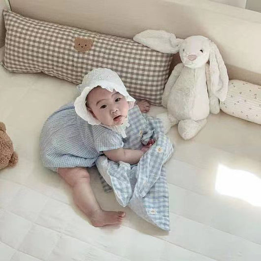 Almohada Protectora Antigolpes para Bebé con Diseño Cuadros y Osito - Image 6