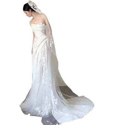 Vestido de Novia Sirena con Escote Tubo y Velo de Encaje Satinado - Image 5
